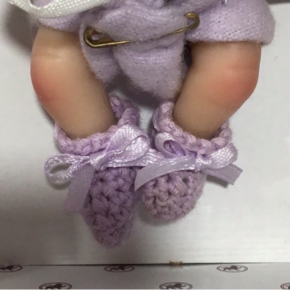 NIB Ashton-Drake Galleries “Sour Grapes” Miniature 5” Doll, Collectible - Picture 4 of 8